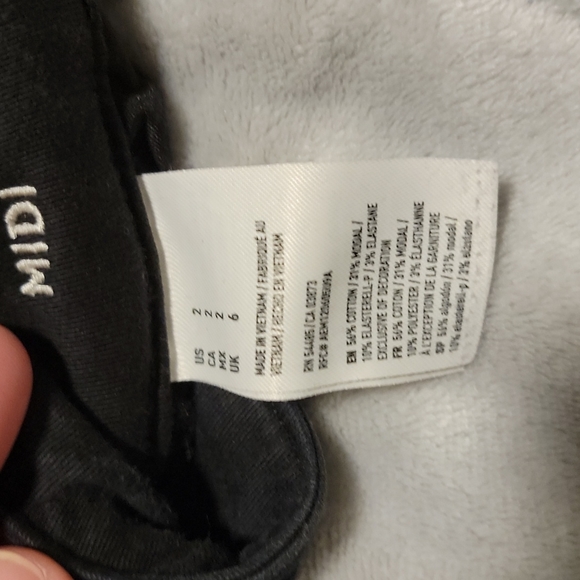 Shorts - Picture 5 of 5